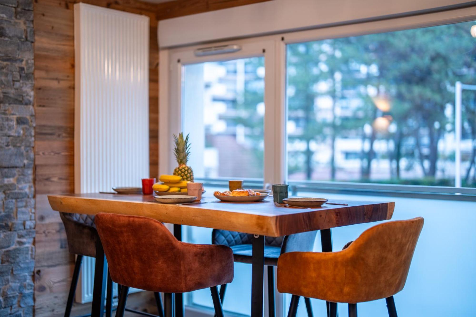 Charmant Appartement A 5 Minutes A Pied De La Vielle Ville Annecy Avec Parking Prive エクステリア 写真